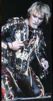 et je vais dire � ce gar�on qui t'aime que tu m'as quitt�