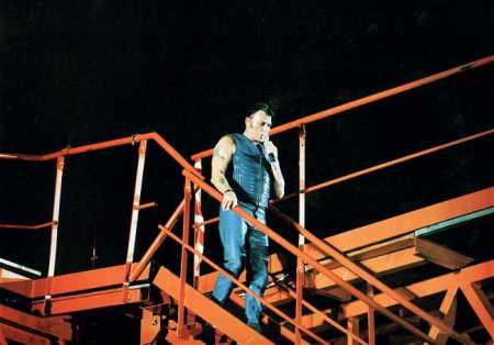 tous ses amis qui l'aiment