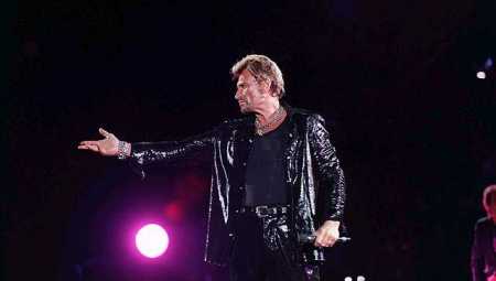 derri�re ce grand rideau noir...